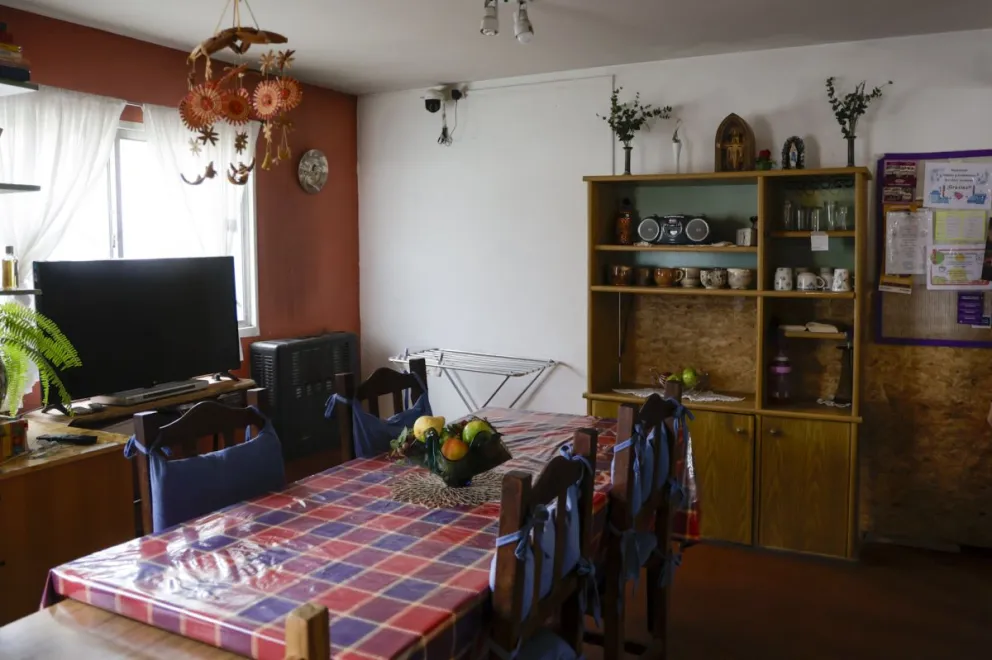 El hogar mantiene su objetivo de acompañar a mujeres que necesitan un lugar para recuperarse y volver a proyectar su vida. Fotos Eugenia Neme.