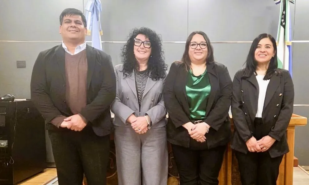 Florencia Duran, Paola Ustaris y Gustavo Suarez prestaron juramento en la mañana de hoy.