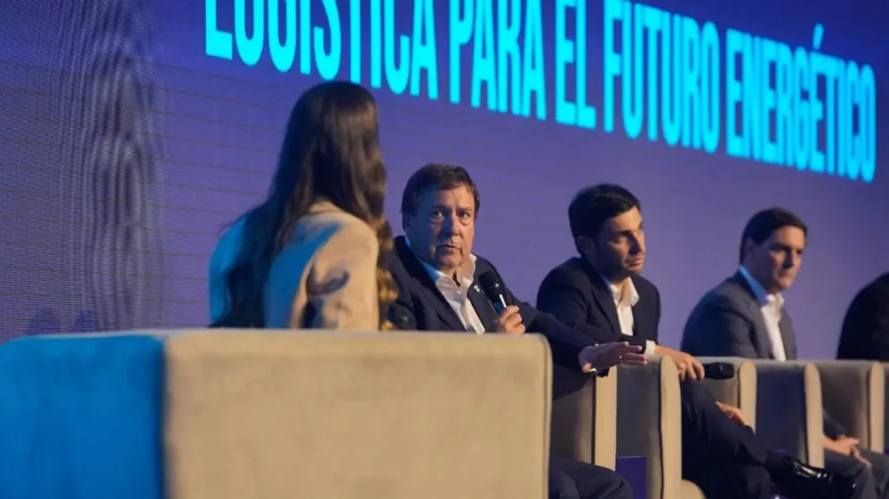 El Mandatario estuvo presente en la Cumbre Federal de Logística