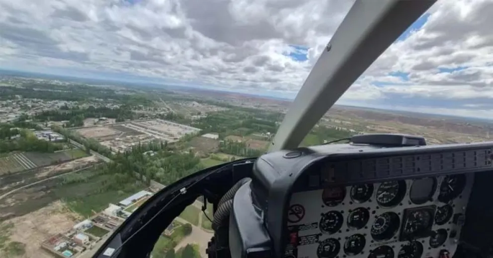 La búsqueda también se realizó por aire con dos helicópteros. (Foto: gentileza LM Neuquén).
