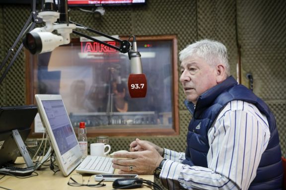 2026-10-19 Zidar-Cortes en la radio