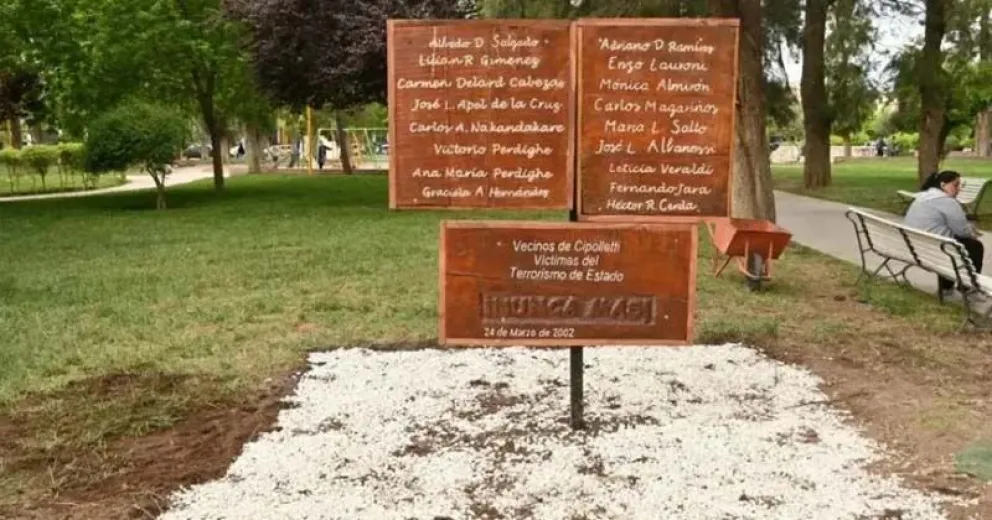 El Memorial de las Víctimas del Terrorismo de Estado en Cipolletti. Mara vivió en la ciudad hasta que fue a estudiar Medicina en Córdoba. Foto de archivo de Cipo360.