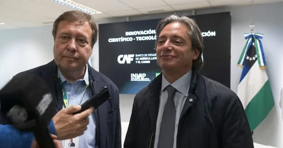 El gobernador de la provincia junto al vicepresidente de CAF Argentina.