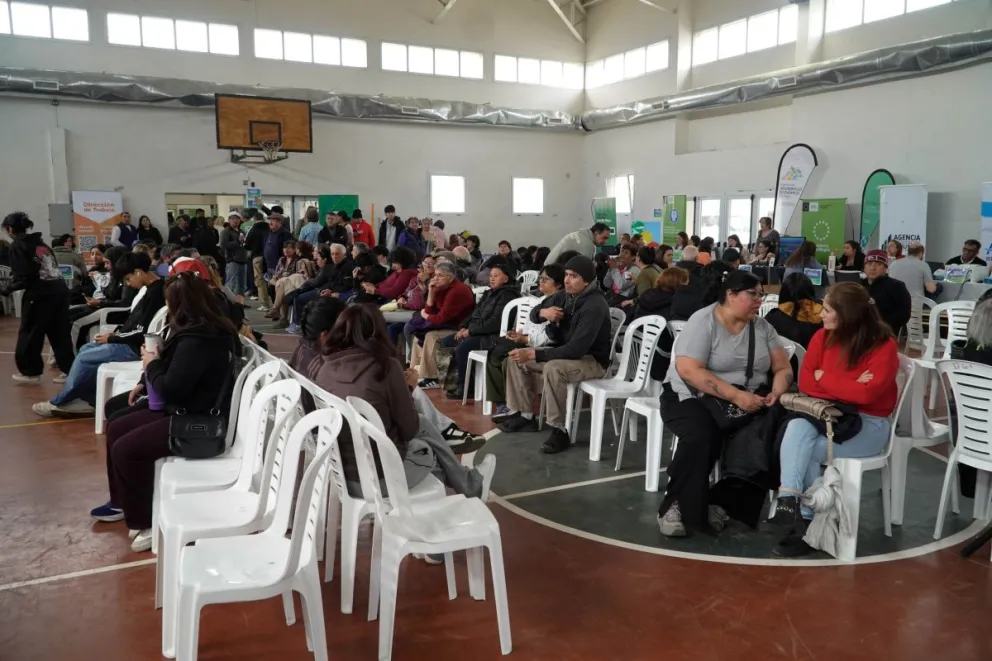 El programa Cerca cierra el ciclo 2026 donde comenzó, en el barrio El Frutillar. Fotos: Facundo Pardo.
