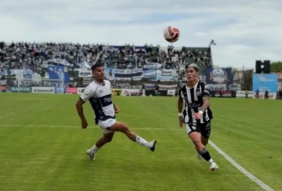 El encuentro se disputa en el estadio Juan Pablo Francia de San Francisco, Córdoba. Foto Cipo 360