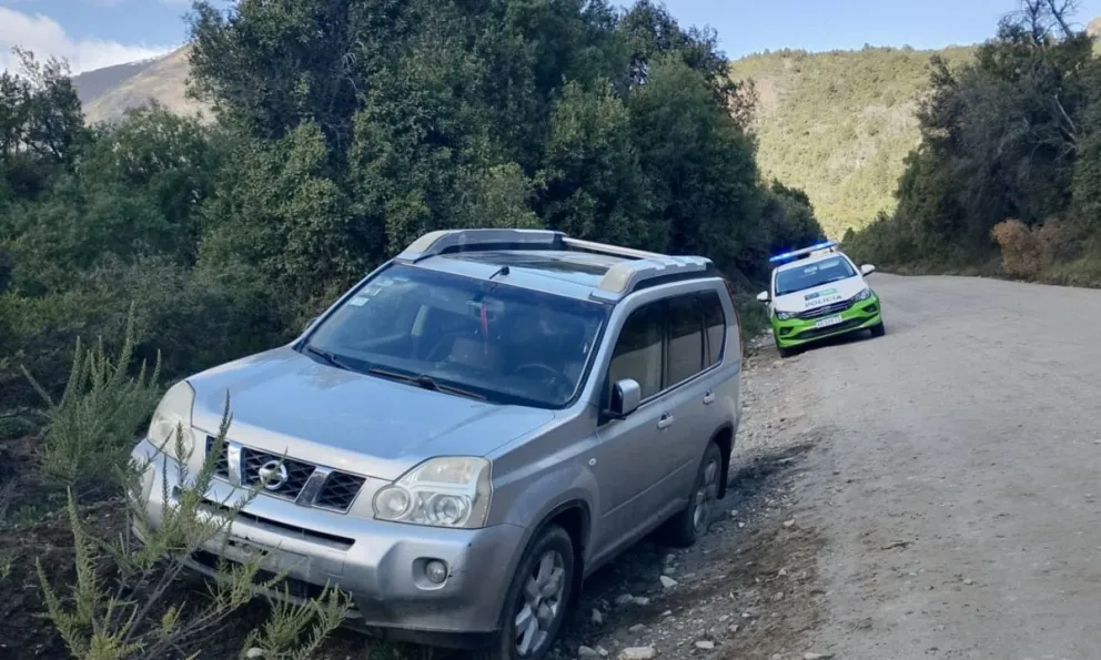 El vehículo fue encontrado en el camino Viejo sin ocupantes en su interior. 