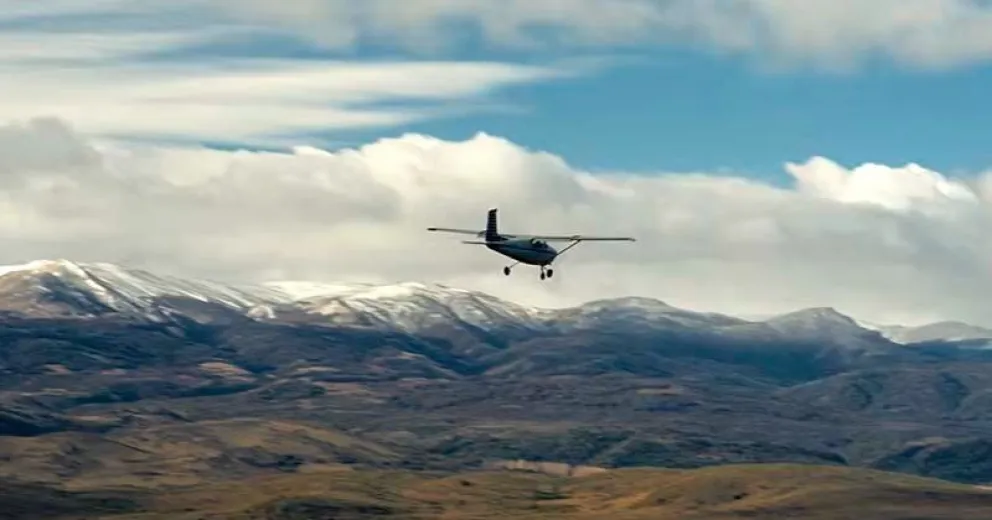 La fuga en avioneta aparece en el tráiler que difundió Netflix (captura de pantalla).