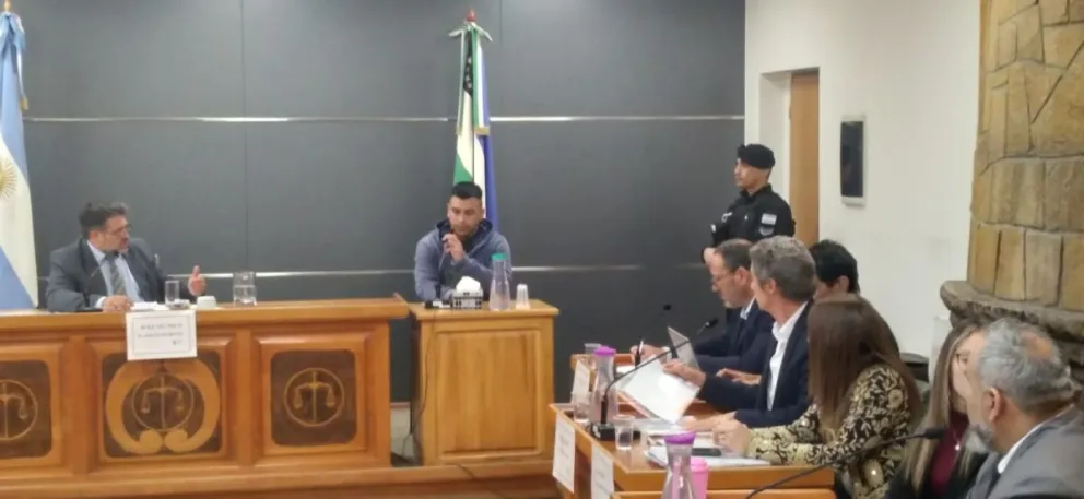 Declaró en el juicio el ex policía imputado por el femicidio de Estefanía Civardi. 